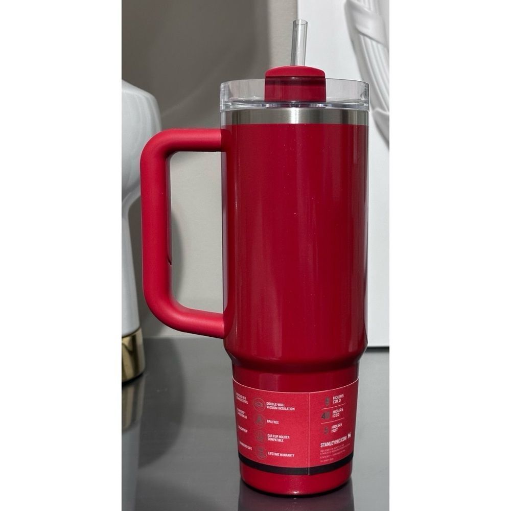 Stanley X e.l.f. Quencher H2.0 FlowState Tumbler‎ 30oz, RED DELICIOUS - Picture 2 of 4